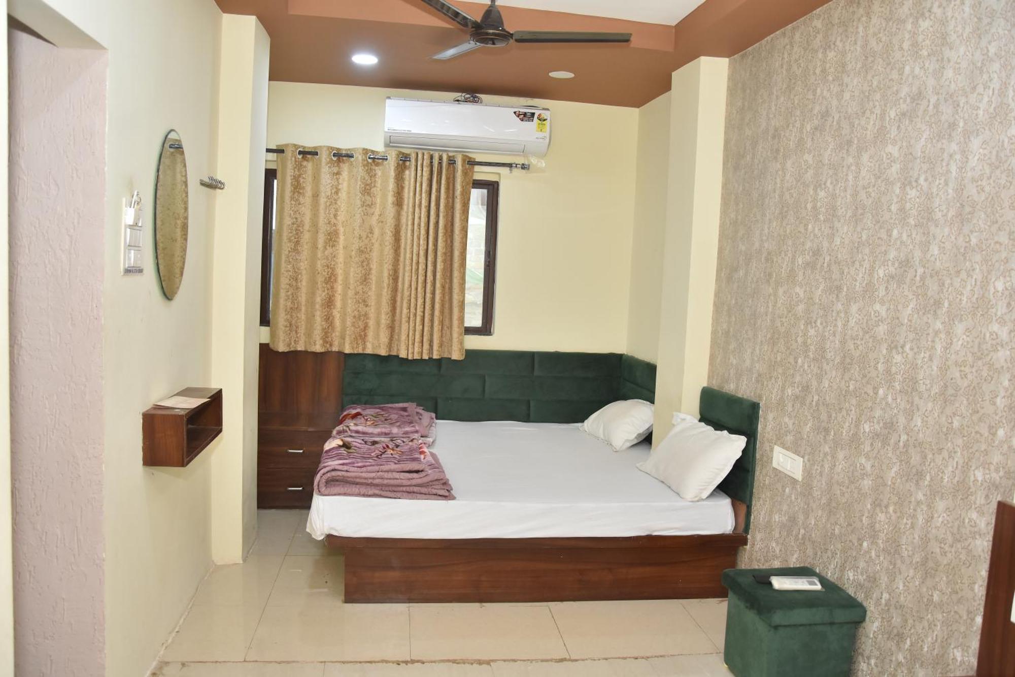 Green Leaf Ujjain Ngoại thất bức ảnh