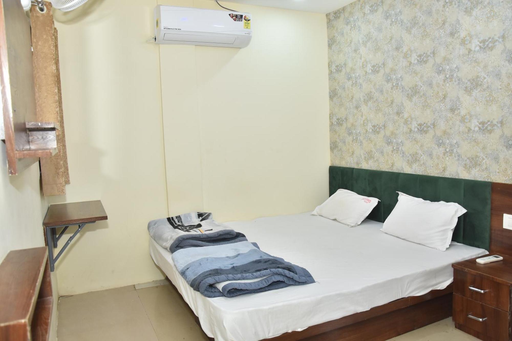 Green Leaf Ujjain Ngoại thất bức ảnh